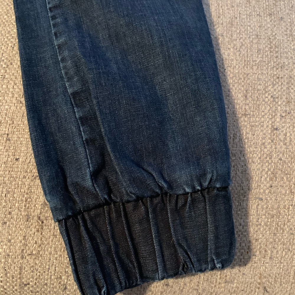 Jeans - Picture 3 of 4